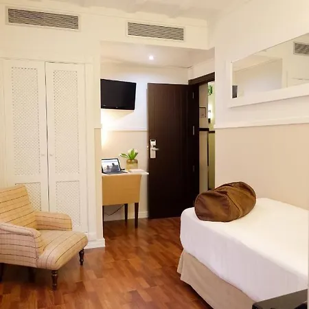 U-sense Centro 3* Seville