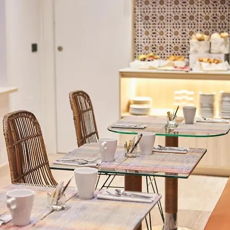 U-sense Centro 3* إشبيلية